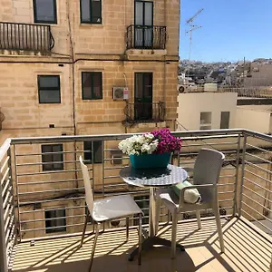 well-located-2-bedroom-flat-in-st-julians.qawrahotelsmalta.org/
